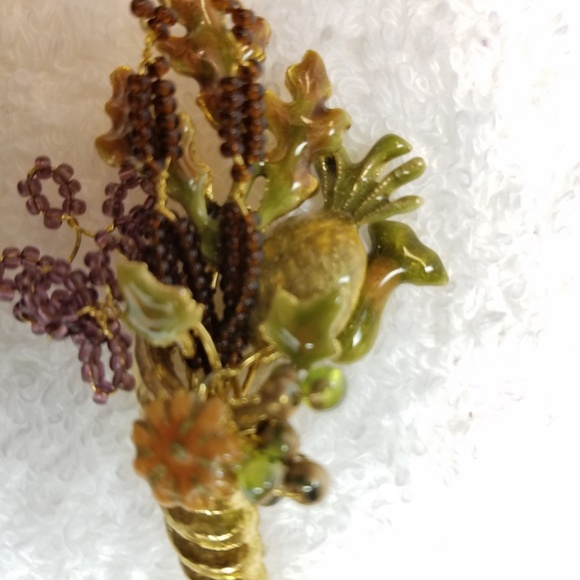 None Brooch Horn of Plenty Pin Thanksgiving Fall Green Peach Cornucopia - Picture 7 of 8